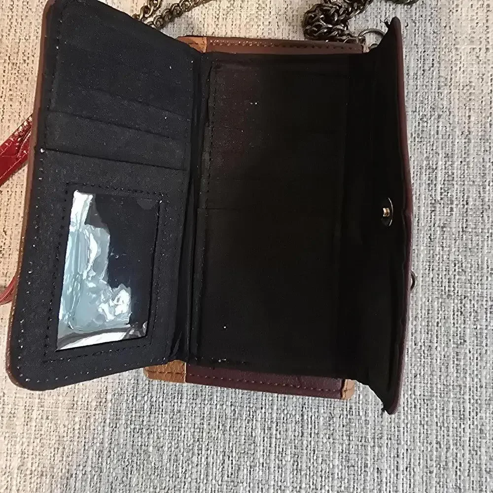 Harry Potter Themed Crossbody Bag with Chain Strap - Picture 4 of 6
